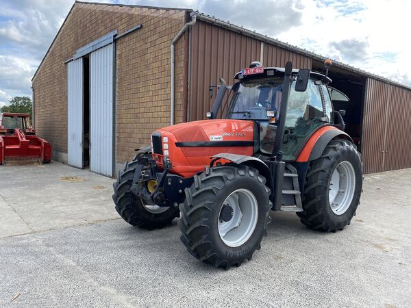 Rode Same Iron 130 S met frontkoppeling voor een loods